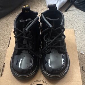 Dr. Martens Kids Black Patent Lace-Up Ankle Boots
